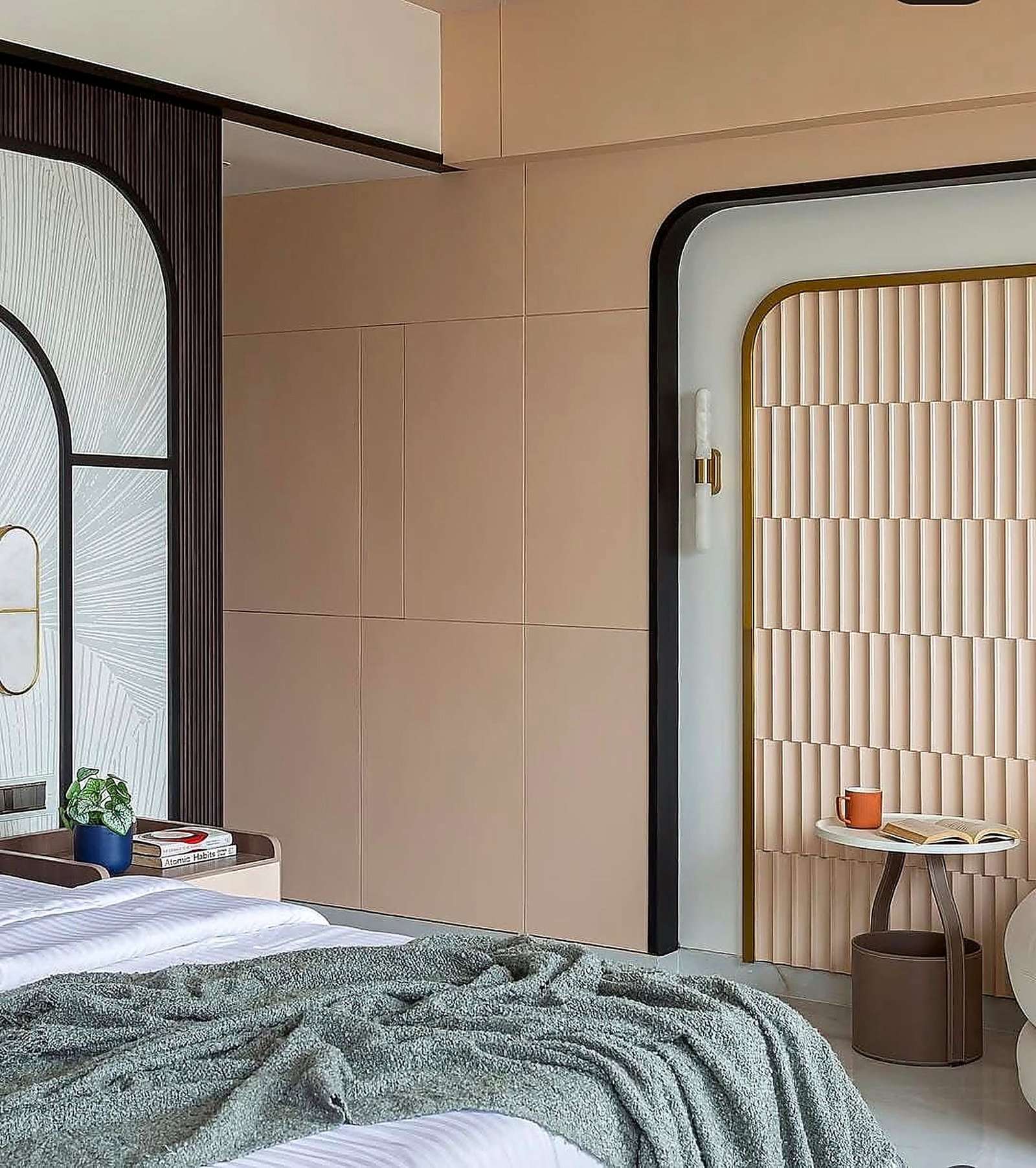 Bedroom with a fluted timber screen